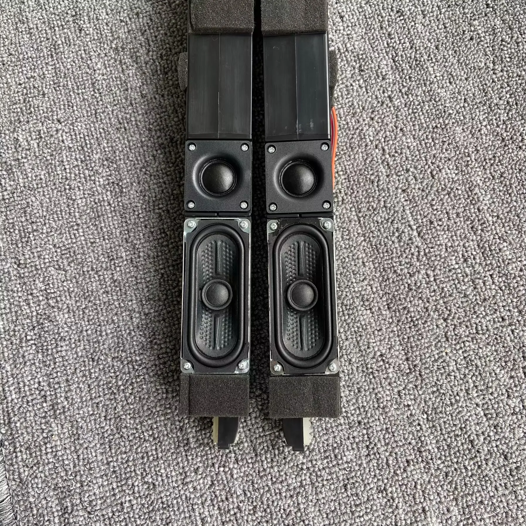 مكبر صوت محيطي بتردد ، مكبر صوت معدات عالي الجودة ONKYO ، اتجاهين