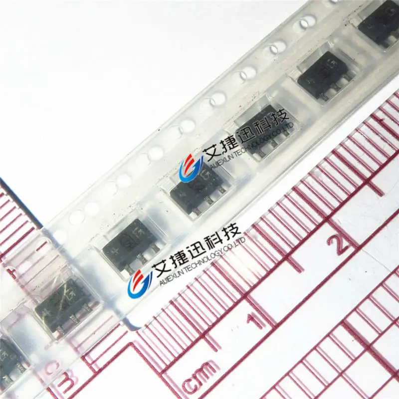 20 قطعة 2SA2060 SOT-89 تبديل عالي السرعة ، محول DC-DC ، تطبيقات ستروب في المخزون جديدة ومبتكرة