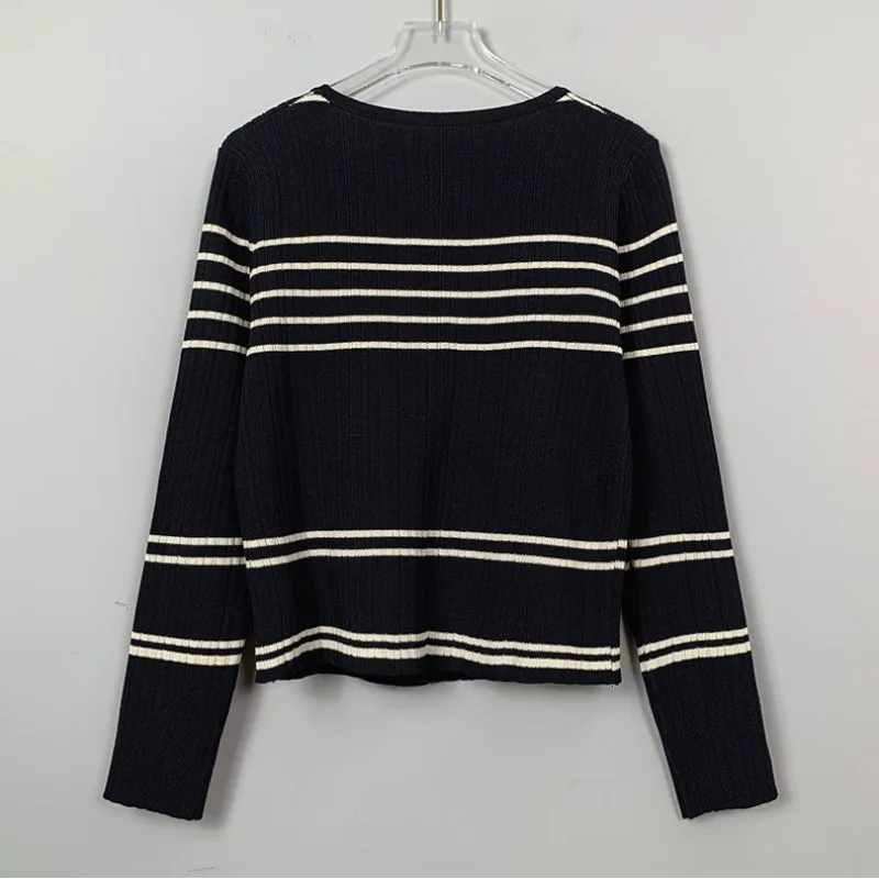 

Faionable Dongda Gate New Simple Striped Color Blo Knitted Long Sve Wrap Women's Top And Bot Set V Ne Button up C...