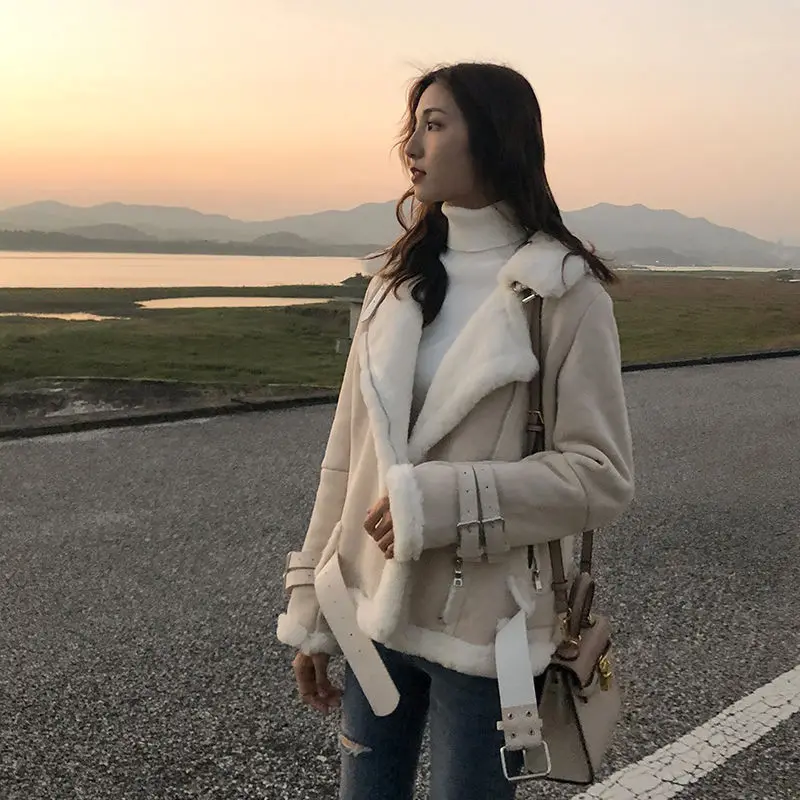 سترة نسائية من فرو الضأن الصناعي من الجلد والفراء مع حزام معطف قطيفة بسحاب وأكمام طويلة سترات منفوشة معاطف شتوية سميكة فروي