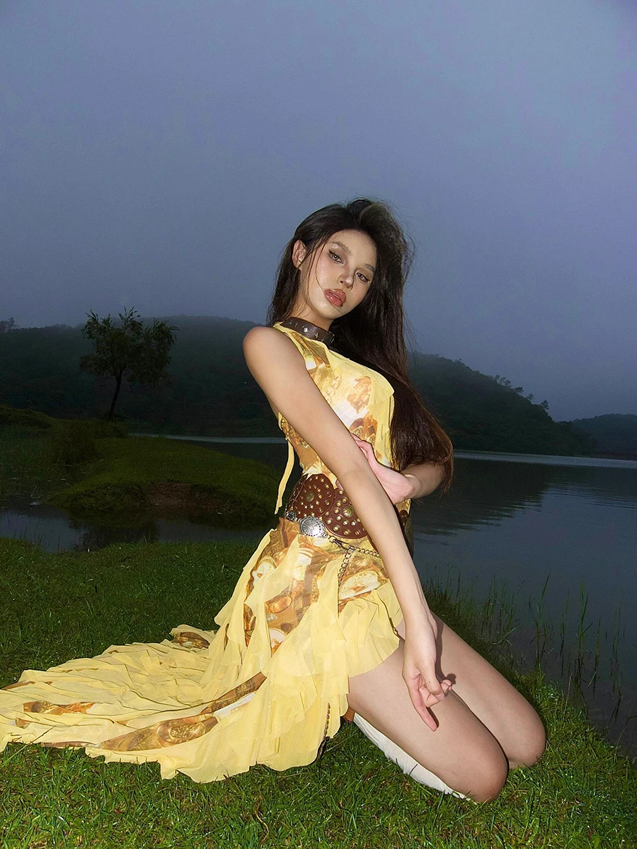 ReddaChic Abito lungo con frange e volant con spacco Altalena Estate Allover Monete d'oro Scollo a V Tie Up Halter Dress Boho Retro Abbigliamento donna