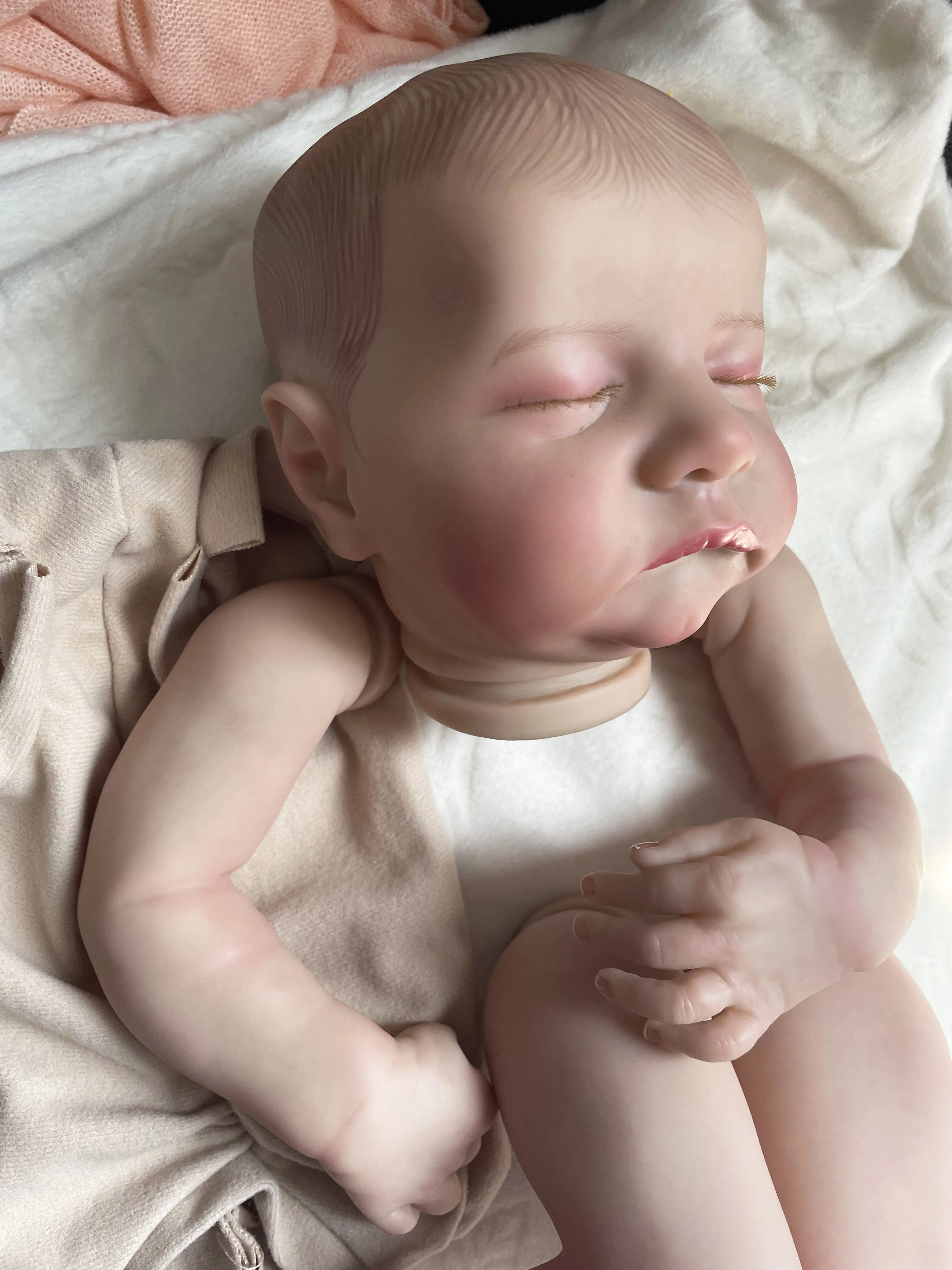 19 inch Levi Slapen Reborn Doll Kit Levensechte 3D huid Meerdere Lagen Schilderen Pop Onderdelen Met Zichtbare Aderen Hand tekenen Haar