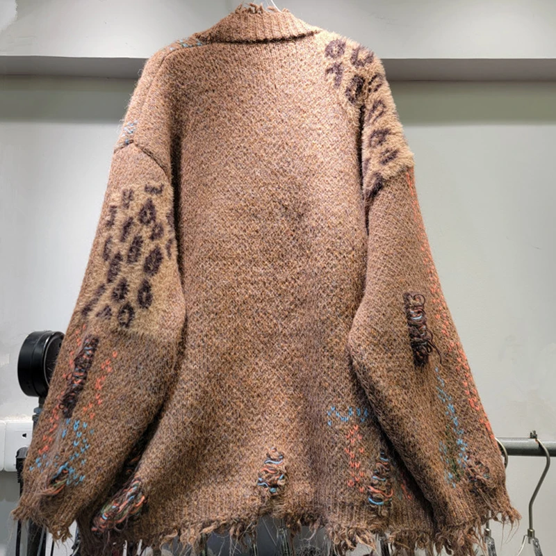 DEAT damski sweter luźne zadziory krawędzie luźny Patchwork Leopard dzianinowe złamane dziury swetry 2025 nowa moda wiosna 11A01353