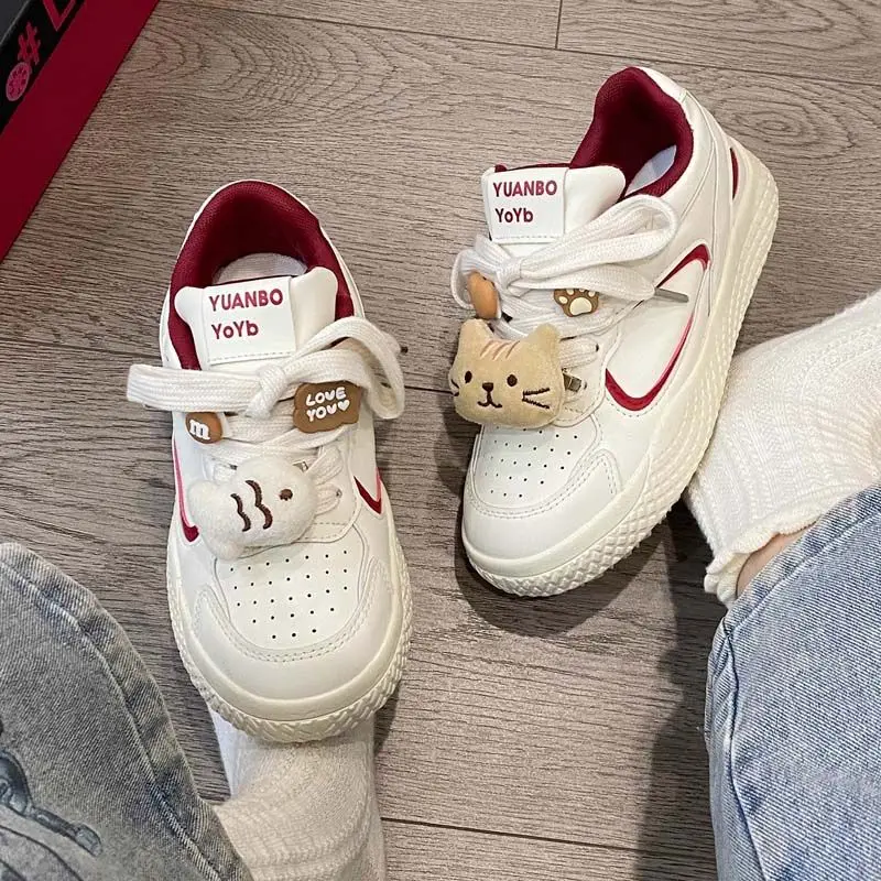 Sanrio National Tide Haze Blue KT 보드 신발 여성 2025 봄과 가을 New Hundred Ins 캐주얼 빵 작은 화이트 보드 신발
