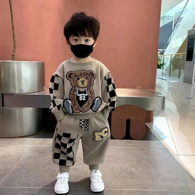 2026 Herbst Zweiteiliges Set mit Cartoon-Print Fleece-Hoodie und langer Hose für Neugeborene Jungen im Herbst und Winter – Detail 4