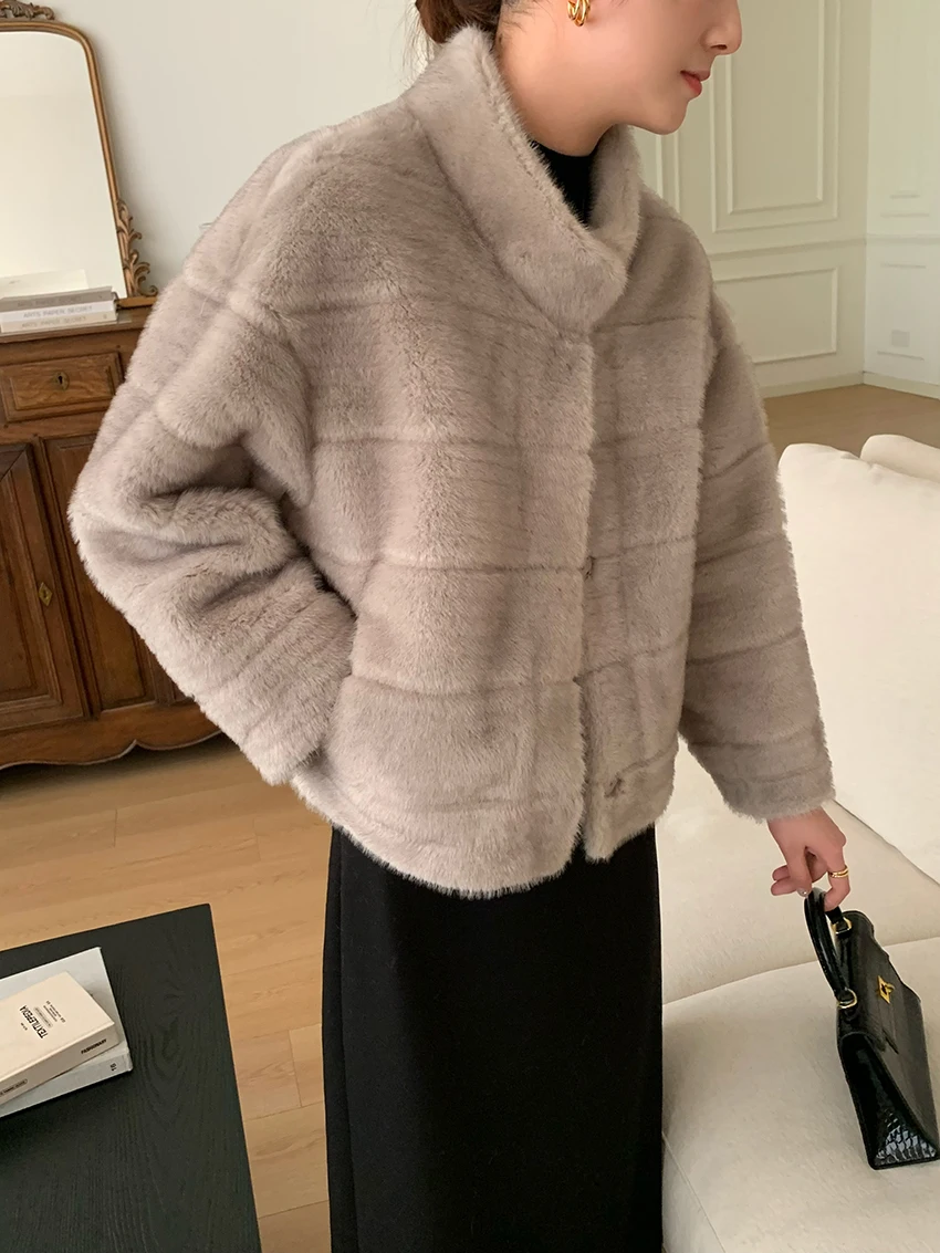 

Sunny Eco-Friendly Fur Coat Warm Winter Outerwear Long Sve ort Ele Sle Button Closure Women's Faion