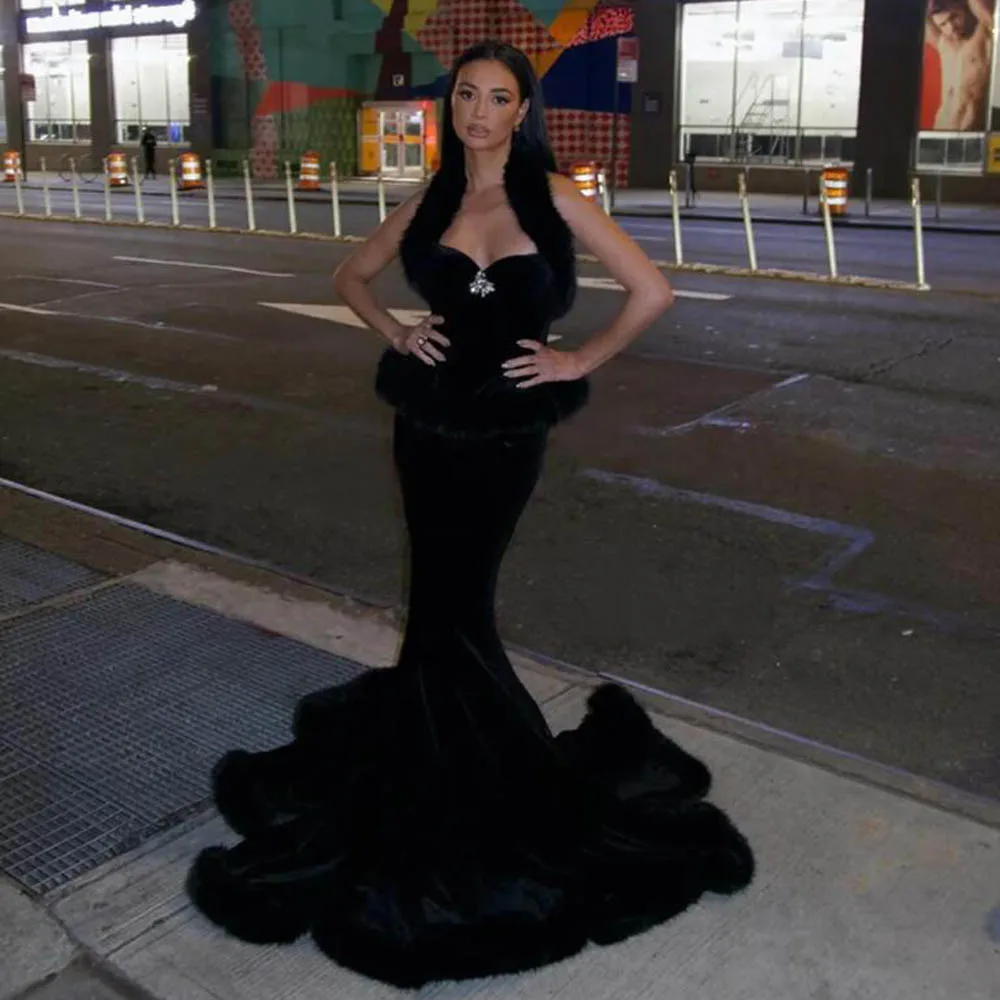 Sexy Back Velvet Prom Dresses With Featthers Peplum Mermaid Women Party Evening Dress Long Velvet Formal Women Birthday Gowns