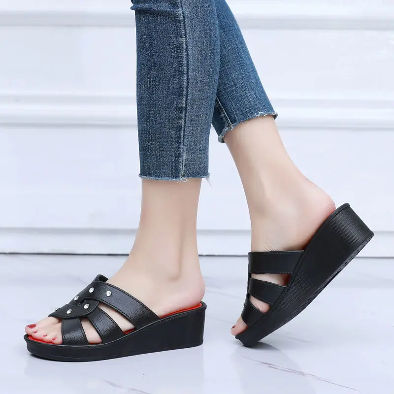 Ladies High Heel Slippers Summer Outer Wear Thick Bottom Fashion Home Non-slip Mother Shoes Soft Bottom Wedge Sandals