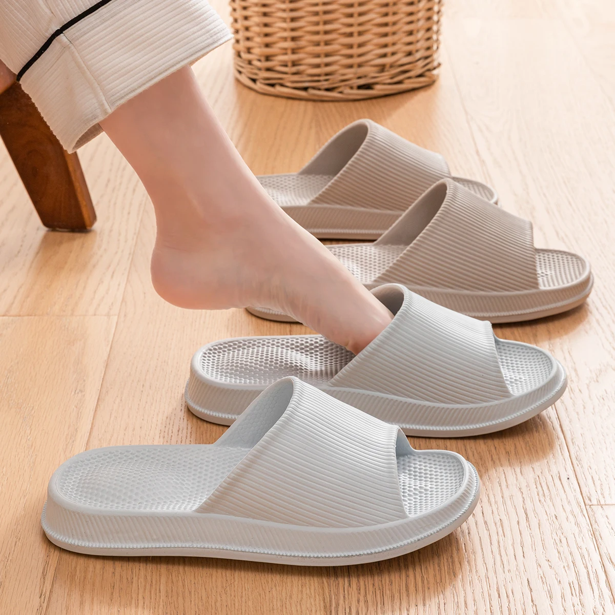 Women Platform Slippers Foot Massage Summer Beach EVA Soft Sole Sandals Casual Indoor Bathroom Anti Slip Slides Men Flip Flops