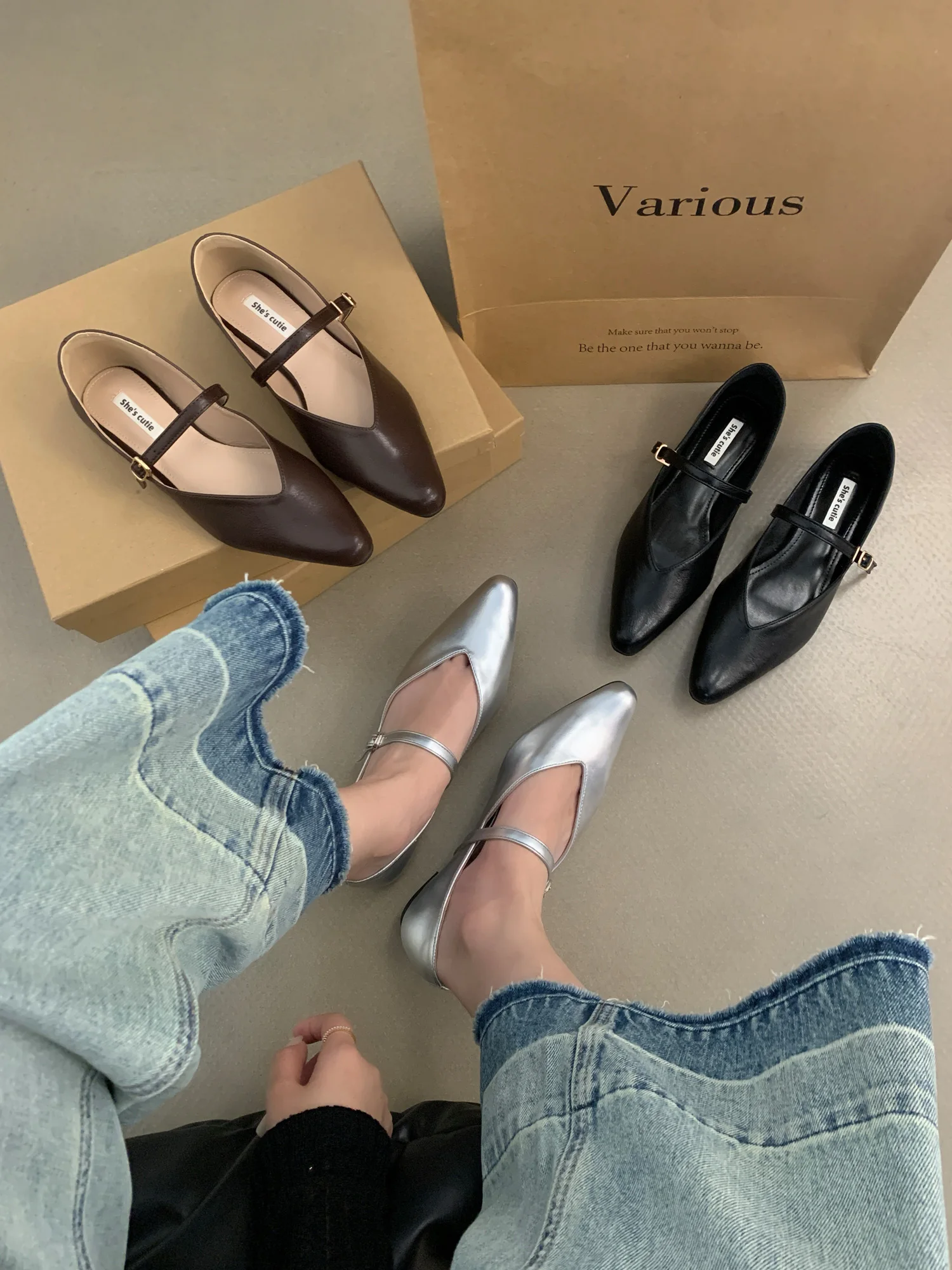 Pointed Toe Women Flat Loafers 2024 New Arrivals Black Brown Silver Belt Buckle Fashion Shallow Slip On Casual Mules Shoes 35-39