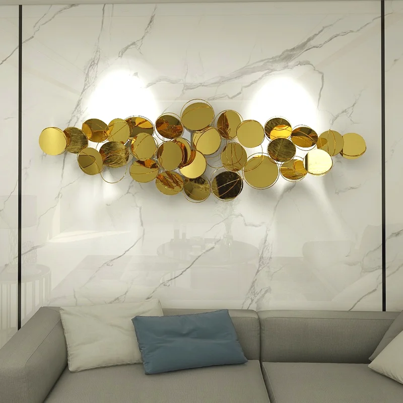 جدار معدني فاخر من الفولاذ المقاوم للصدأ معلق على الحائط لغرفة المعيشة وأريكة خلفية لتزيين الحائط وغرفة نموذجية