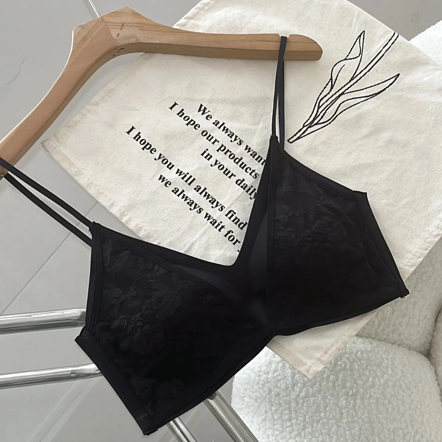 

Lace Floral Embroidery Sexy Bra Comfortable Adjustable Women Underwear 3/4 Cup Wireless Girl Brassiere Bralette