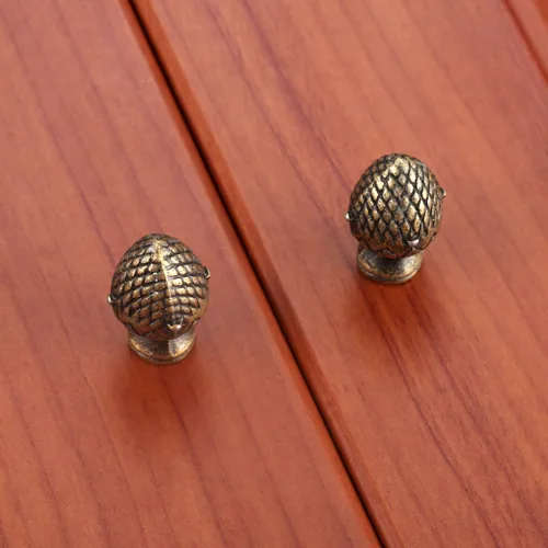 Imagen 2 del producto 2 uds/kit perillas de fresa manijas de bronce antiguo tiradores de aleación con tornillos muebles Vintage puerta armario cajón cocina 25*15mm