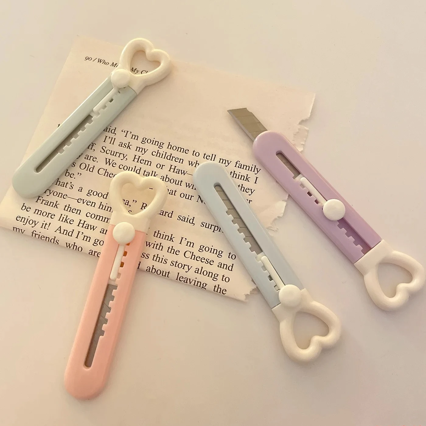 Portable Pocket Love Heart Art Utility Knife Express Box Knife DIY Paper Cutter Craft Wrapping Tools Blade Kawaii Stationery