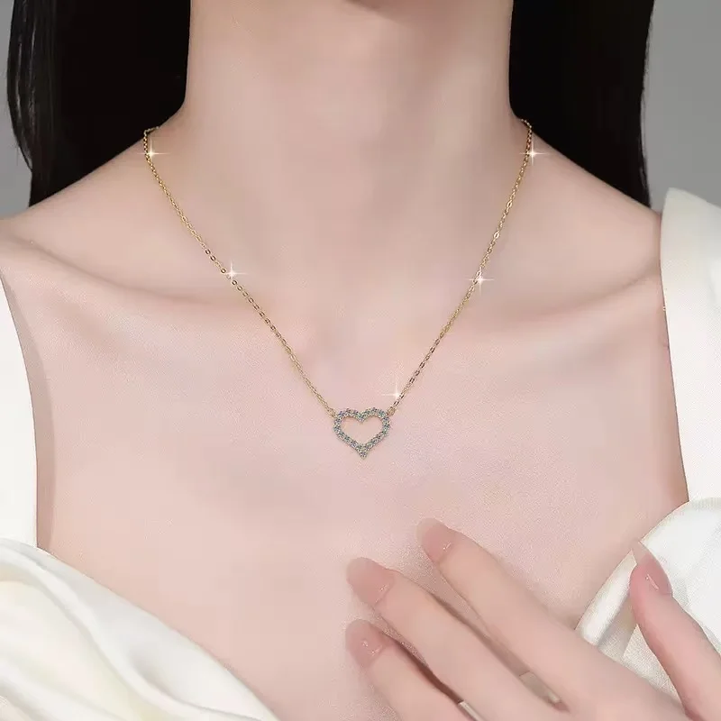 Exquisite And Lovely Hollow Out Heart-Shaped Women's Pendant Necklace, Romantic Zircon Simple Necklace, Women's Fashionable Jewe