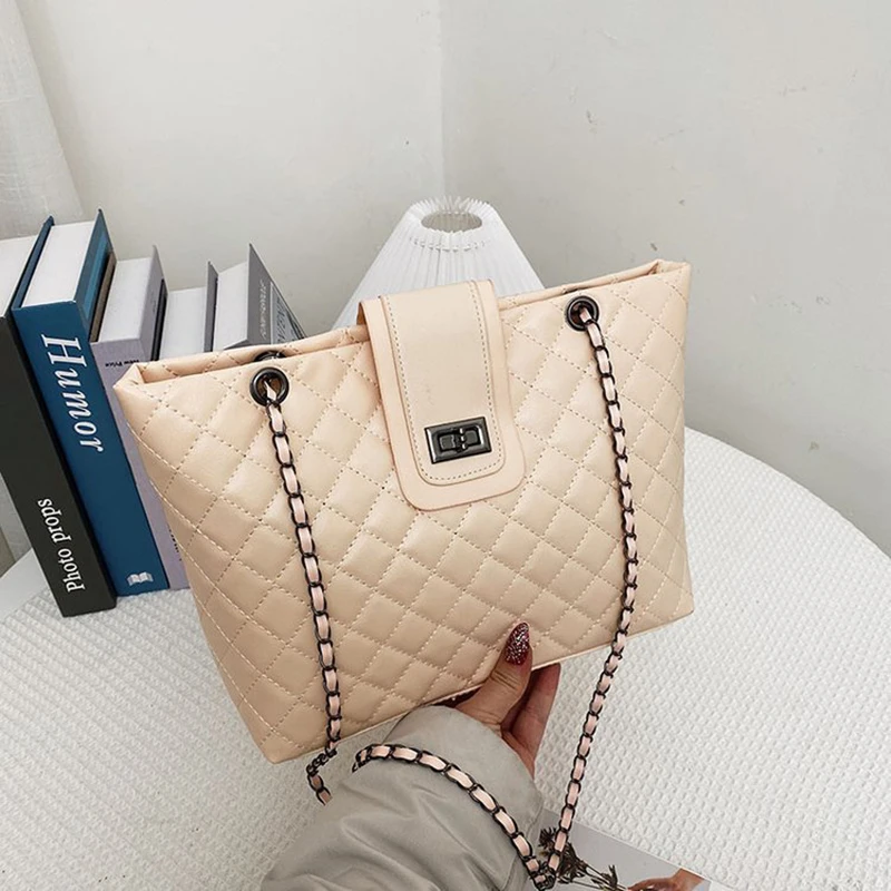 Fashion Embroidered Chain Handbag Luxury Solid Color Underarm Bag For Women Casual Simple Large Capacity Square Bag Tote Bag