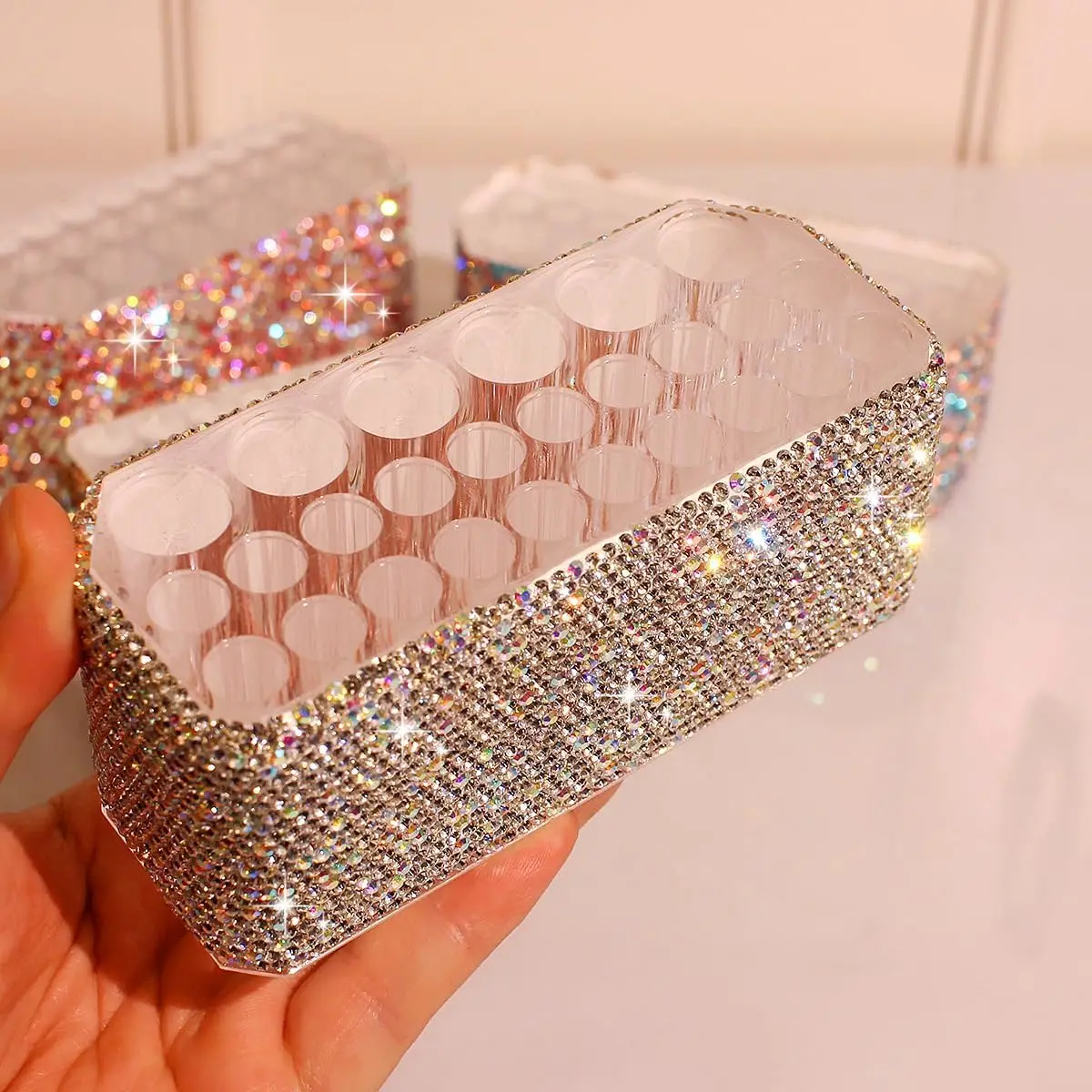 Bling Acryl-Make-up-Pinsel- und Stift-Organizer mit 26 Fächern für Augenbrauenstifte, Kugelschreiber, Eyeliner und mehr (Silber).