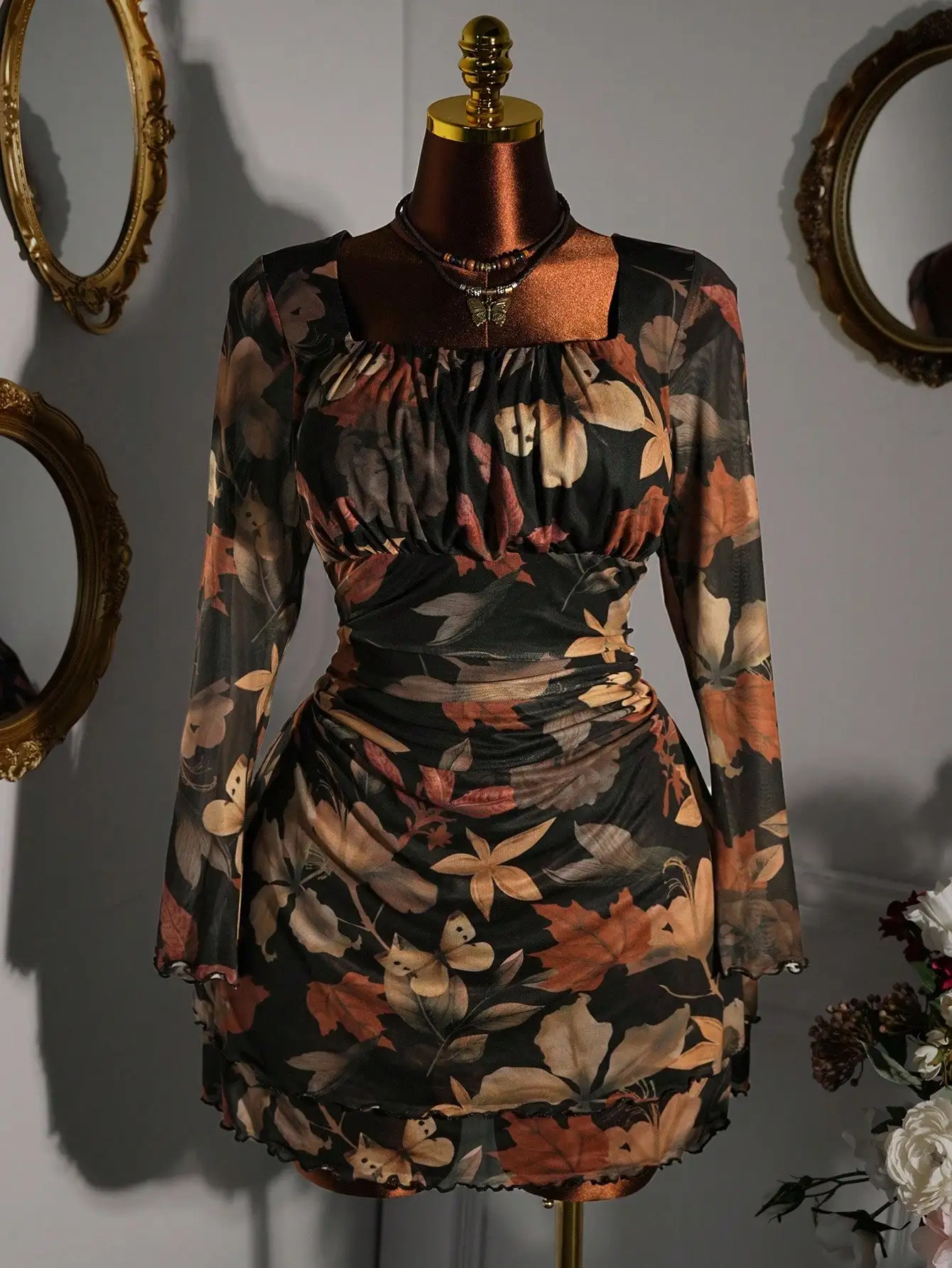 

Autumn Leaf Print Square Neck Ruched Fitted Mini Dress with Long Sleeves
