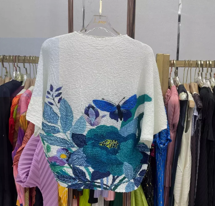 

Miyake Pleated Top Floral Embroidery 3/4 Sleeve Blouse Women Elegant Summer Fashion Shirt Loose Fit Casual Wear Trendy