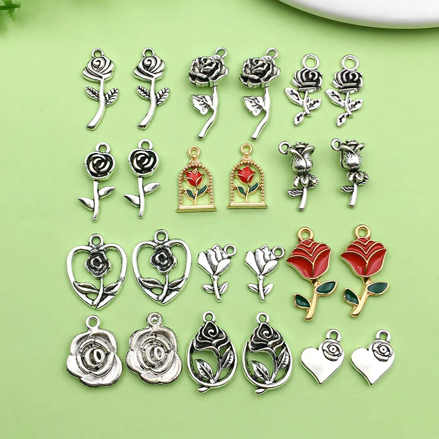 20/24 stücke Retro romantische Rose Blume Design Charms Legierung Metall Anhänger für DIY Armband Halskette Ohrringe Schmuck machen Accesso