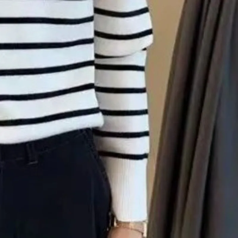 2023 Autumn and Winter Women's Pullover Round Neck Patchwork Striped Knitted Fashion Casual Elegant Commuter Long Sleeve Sweater
