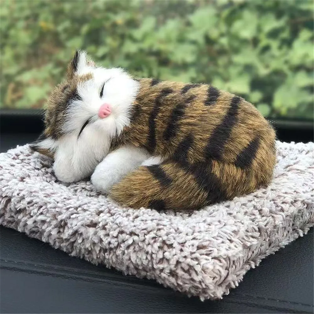 Ornamenti per cruscotto dell'auto simulazione carina gatti dormienti bella peluche gattino bambola giocattolo regalo per bambini accessori per interni Auto
