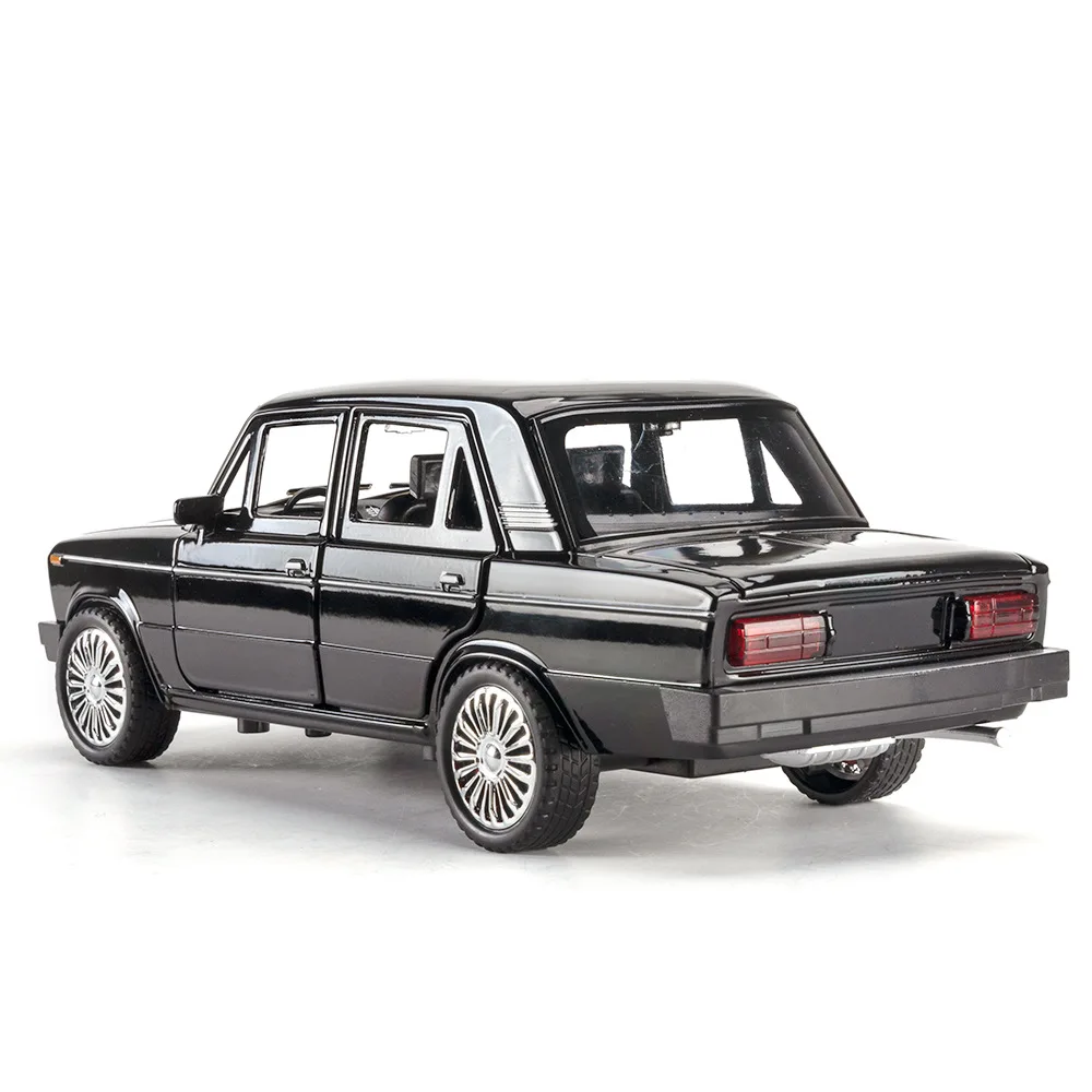 1:18 2017 Lada Modello di auto in miniatura Pressofuso in lega Giocattoli Suono Luce Tirare indietro Porte aperte Veicolo per il regalo dei bambini