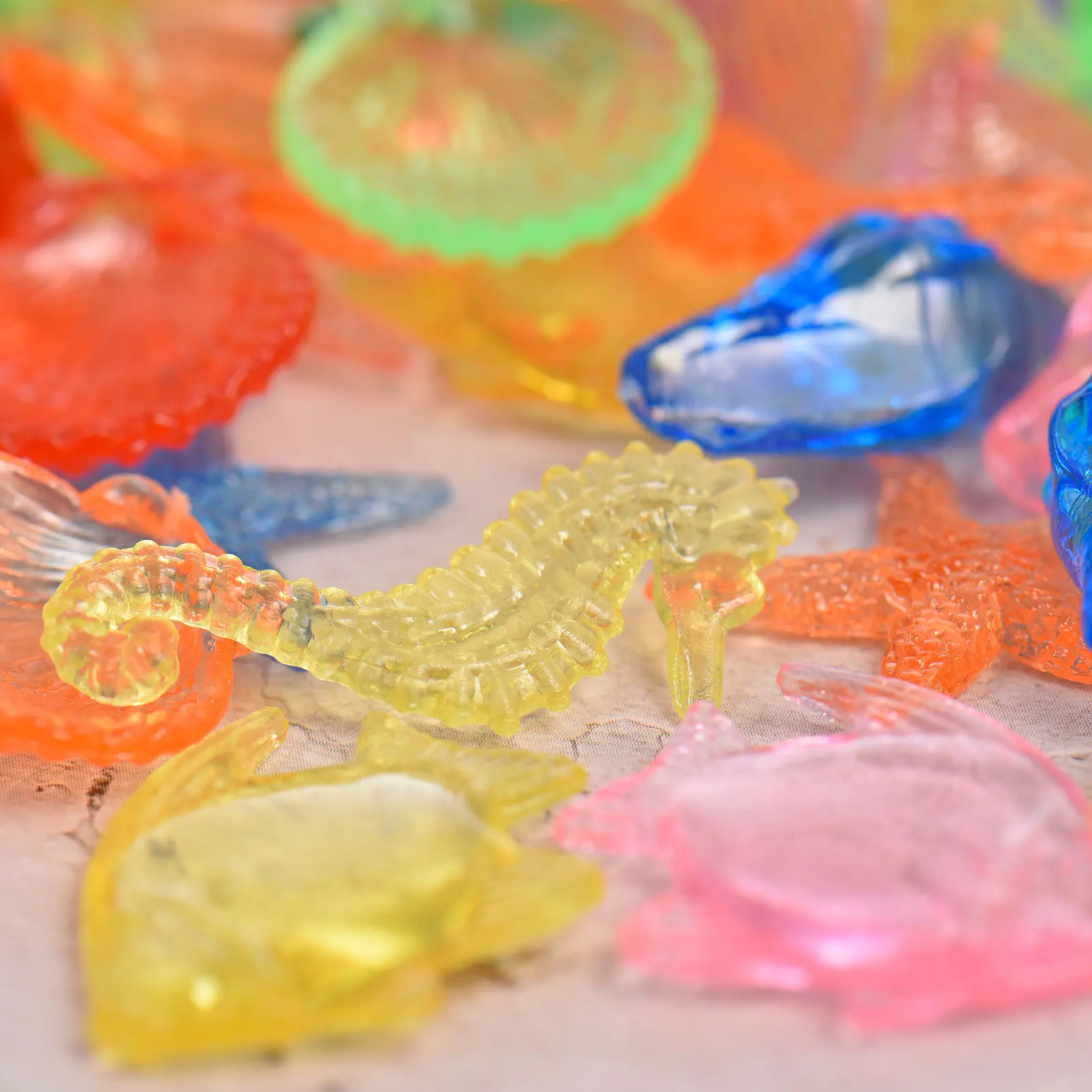 Clear Acrylic Gems 100Pcs Colorful Sea Animals Set Pool Decor Summer Swimming Diving Toys Children Jewels Crystal Explore Toys