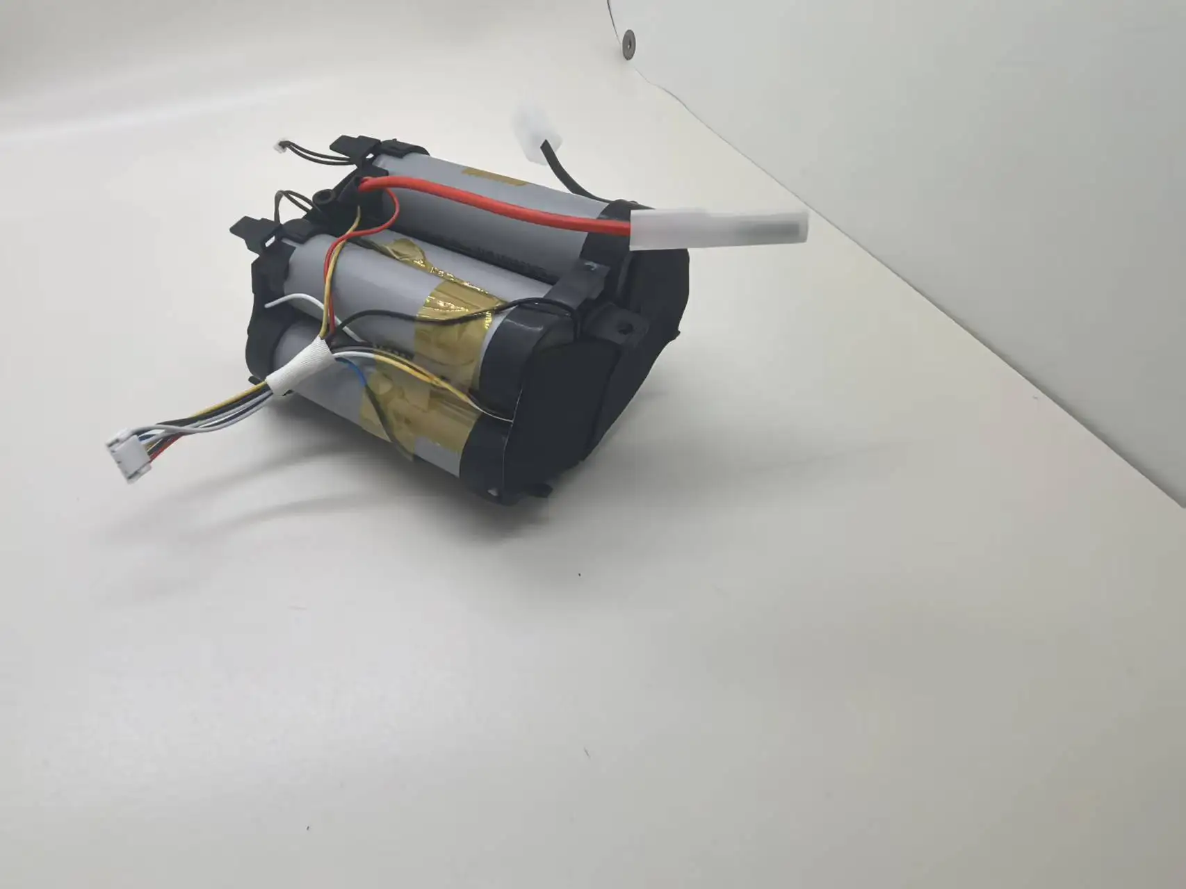 بطارية بديلة لـ AEG QX 9 1 UO، QX91 Anim، QX9-1-40 رقم الجزء: 40 55 54-244، 4055478301، 4055542544 2600 مللي أمبير/25.2 فولت