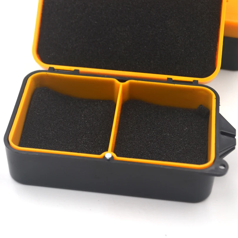MNFT 1PCS Portable Fishing Alive Lures and Baits Box Blood Earthworm Lure Storage Boxes 10*6*3.3cm