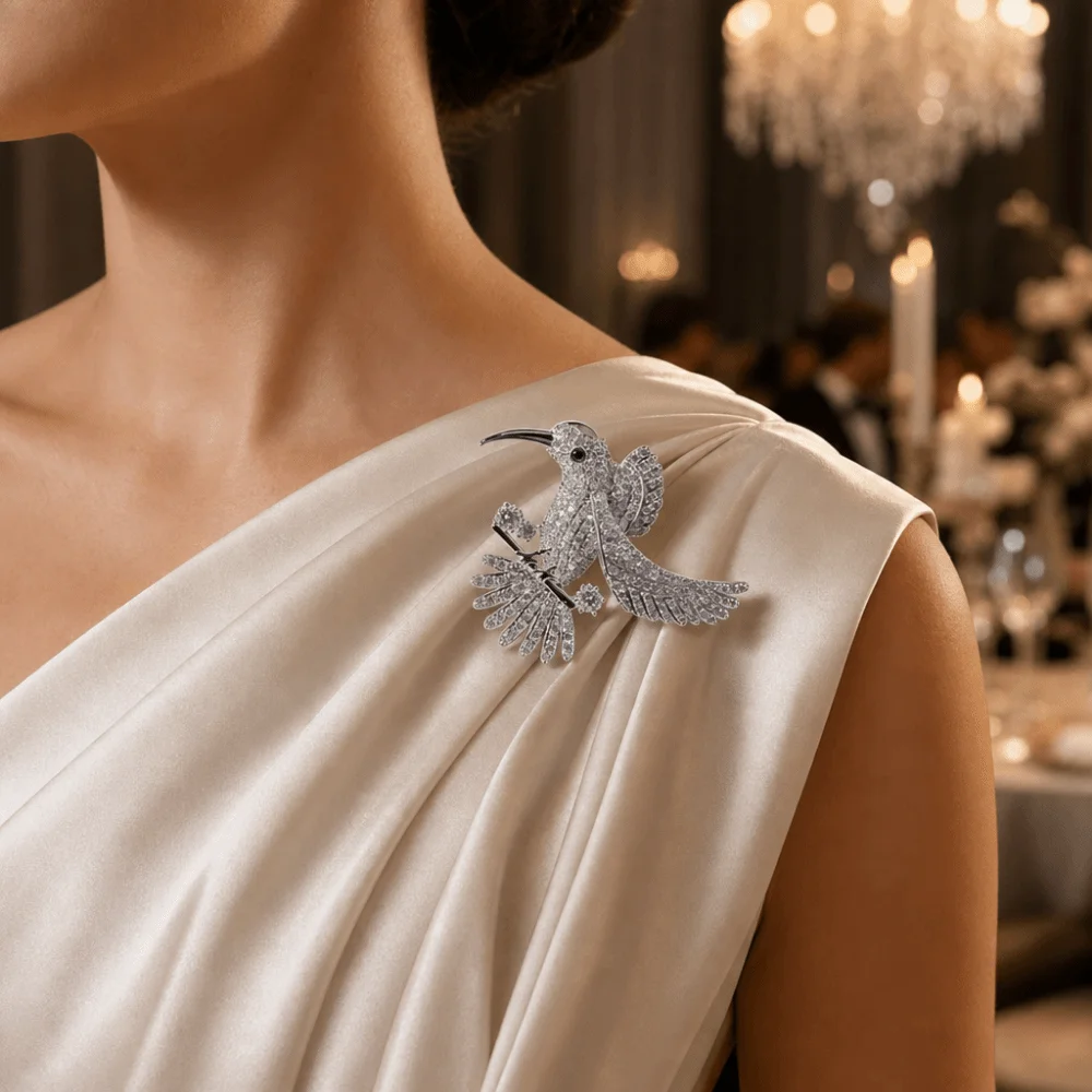 Rhinestone Crystal Hummingbird Brooches Elegant Luxury Zircon Bird Brooches Personalized Clothing Jewelry Accessories