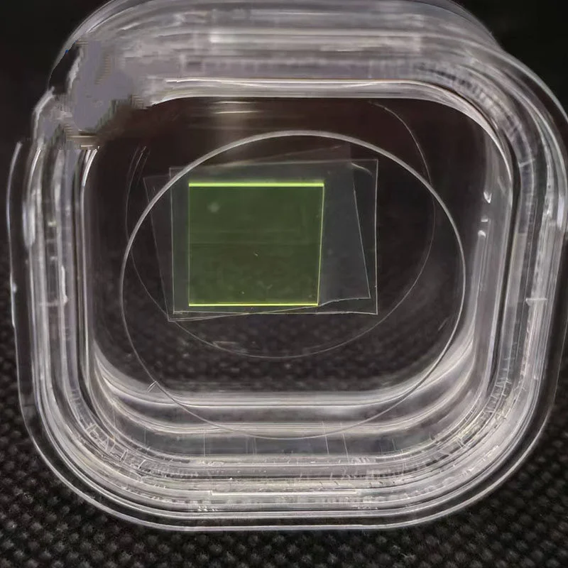 LuAG(Ce) scintillation crystal, dimensions: 10*10*0.5mm, with 0.1mm double-sided polished surface