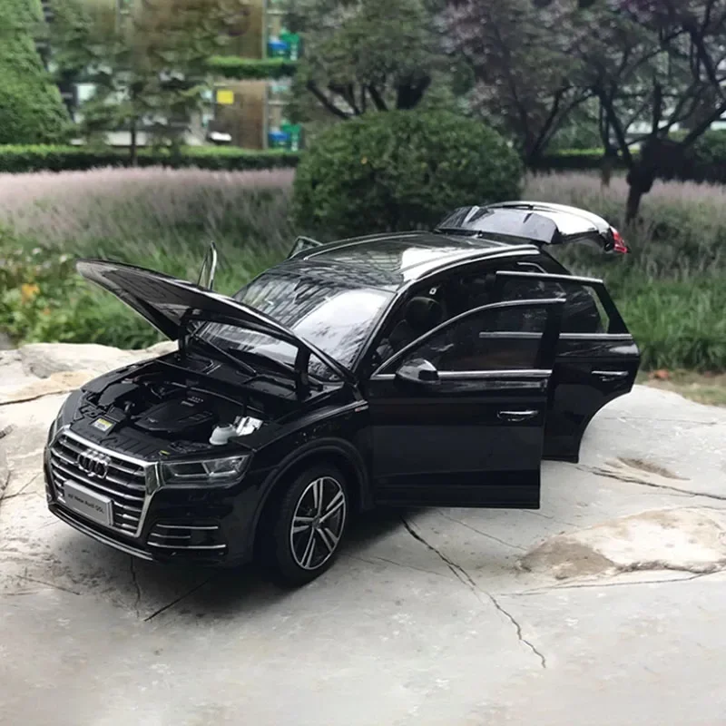 Modellino SUV Audi Q5L 2018 in Lega ad Alta Simulazione 1:18, Replica Auto Fuoristrada FAW Originale con Licenza per Regalo