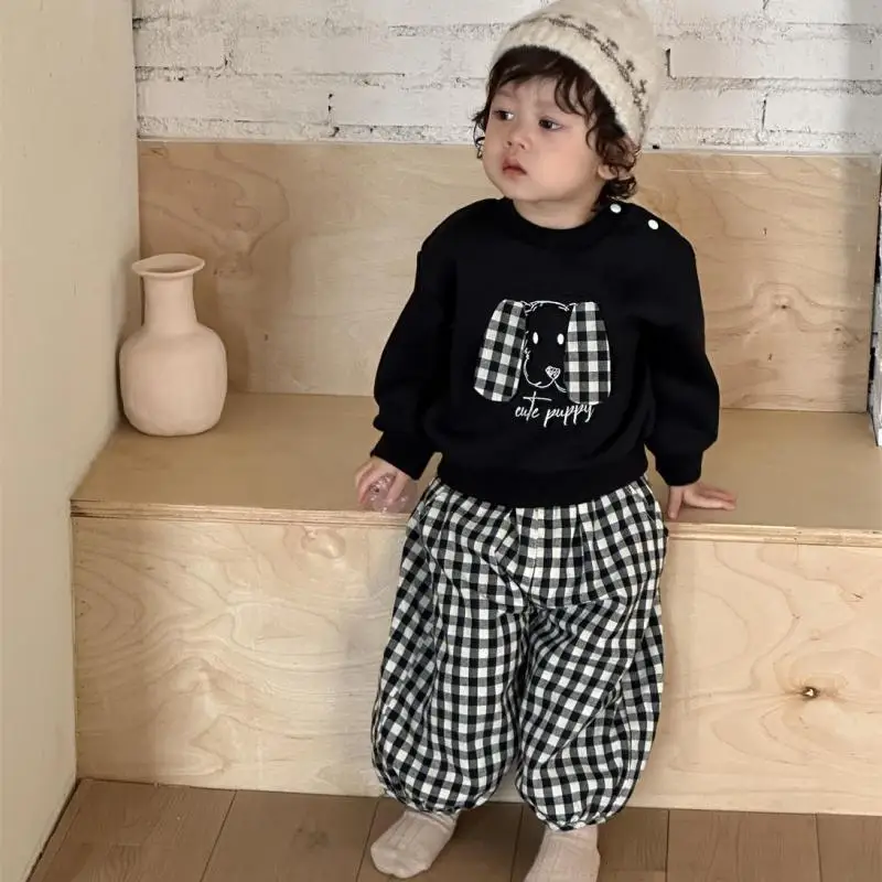 

2025 Осенний новый комплект одежды с длинными рукавами для мальчиков, милый свитшот с героями мультфильмов + клетчатые штаны, костюм из 2 предметов, повседневная одежда для малышей