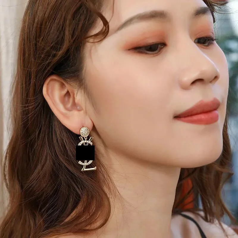 S925 الفضة إبرة الفتيات الأقراط الجميلة الخفيفة الفاخرة المعادن اللؤلؤ زهرة المجوهرات اليابانية والكورية الأكثر مبيعا #2