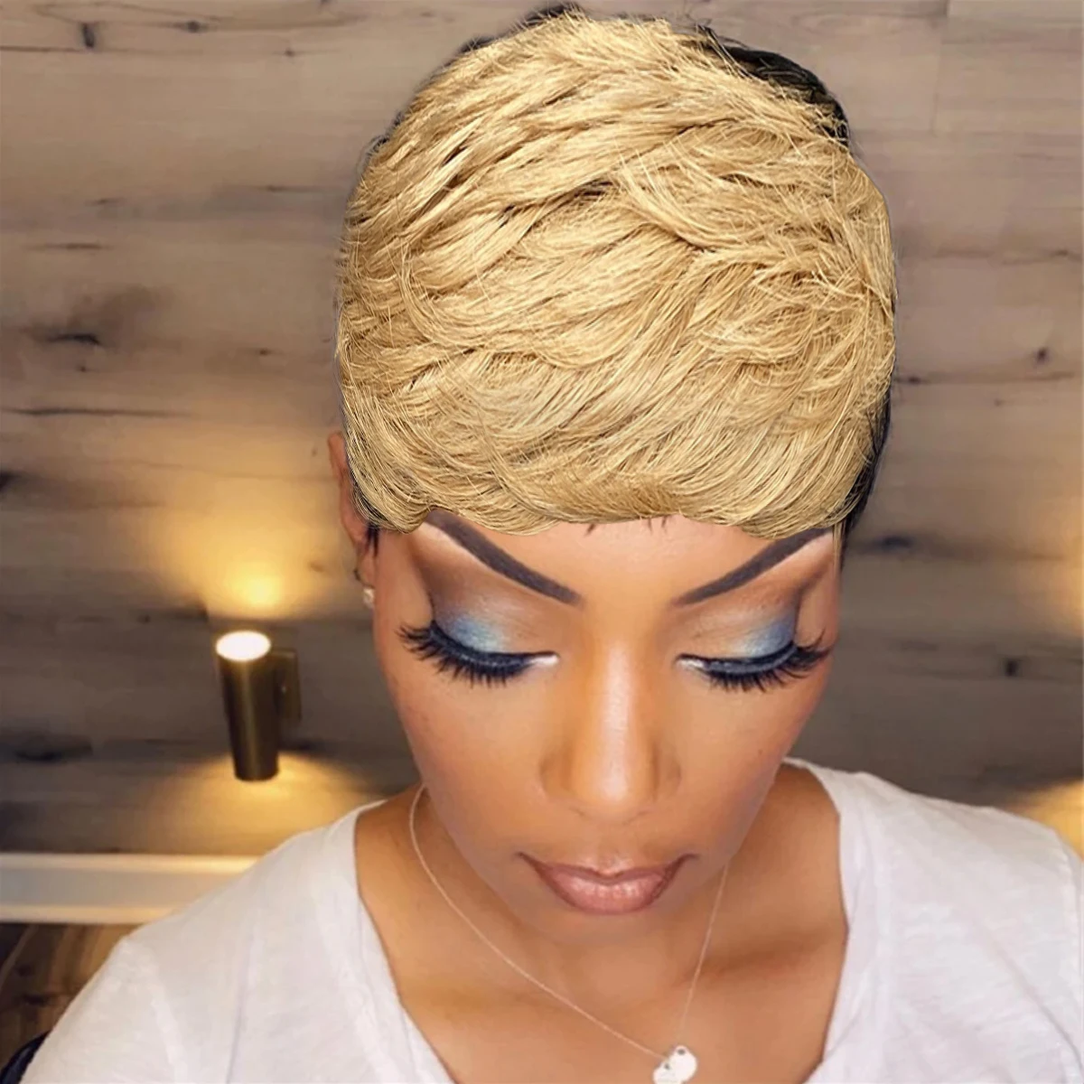 Wig Pendek Rambut Manusia Brasil Wig Berlapis dengan Poni Wig Buatan Mesin Penuh Untuk Wanita