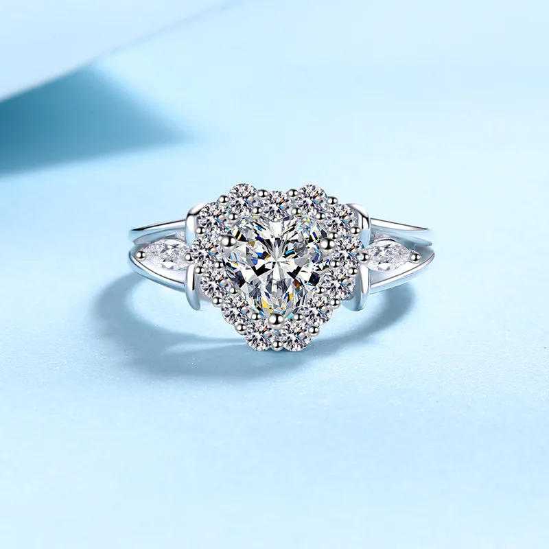 

1ct Heart Bouquet Moissanite Ring for Women PT950 Platinum Fashionable Jewelry Accessory for Dating And Commute
