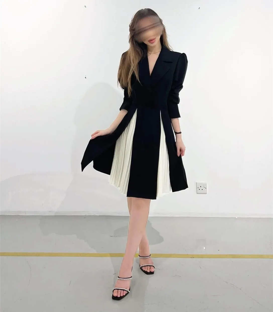 

Customized Short Crepe Evening Dress with Ruffles A-Line V-Neck Long Sleeve حزب اللباس Zipper Knee Length Prom Dress for Women