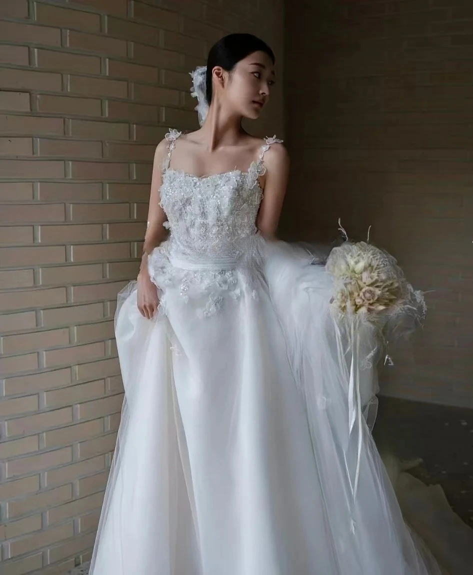 Customizable Classic Vintage Sweetheart Spaghetti Strap Floral Lace Appliques Airy Tulle A-Line Sweep Floor Length Bridal Gown