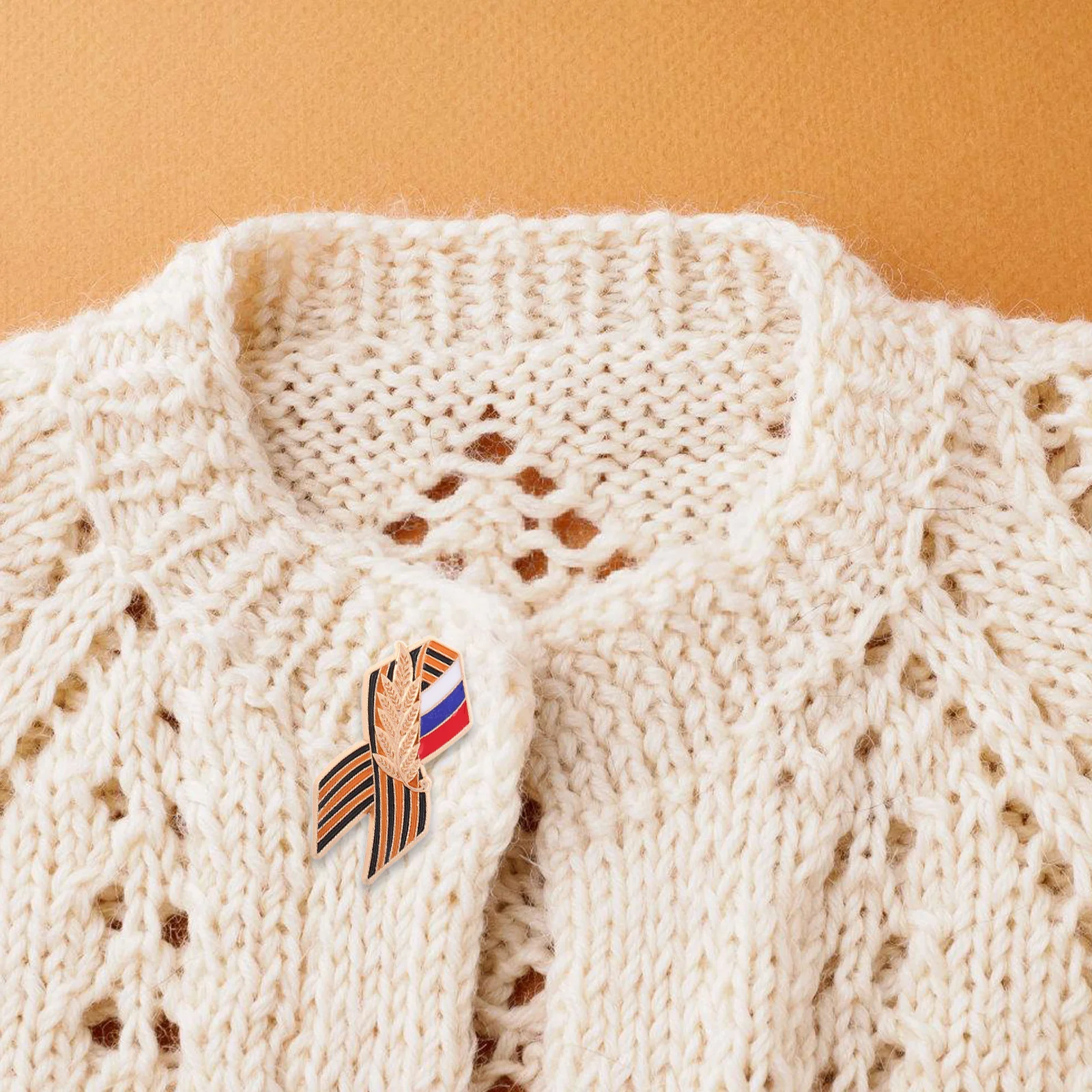 クリエイティブブローチピン金属合金丈夫な明るい色男性女性バックパック帽子衣類装飾ブローチピン