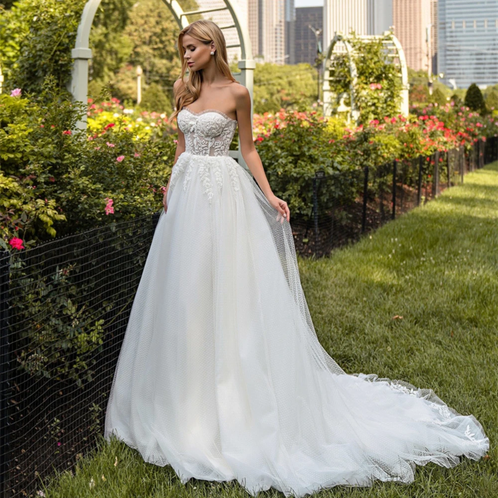 

Elegant Strapless A-Line Wedding Dress Floor Length Court Train Princess Sleeveless Back Lace Up Tulle with Applique Bridal Gown