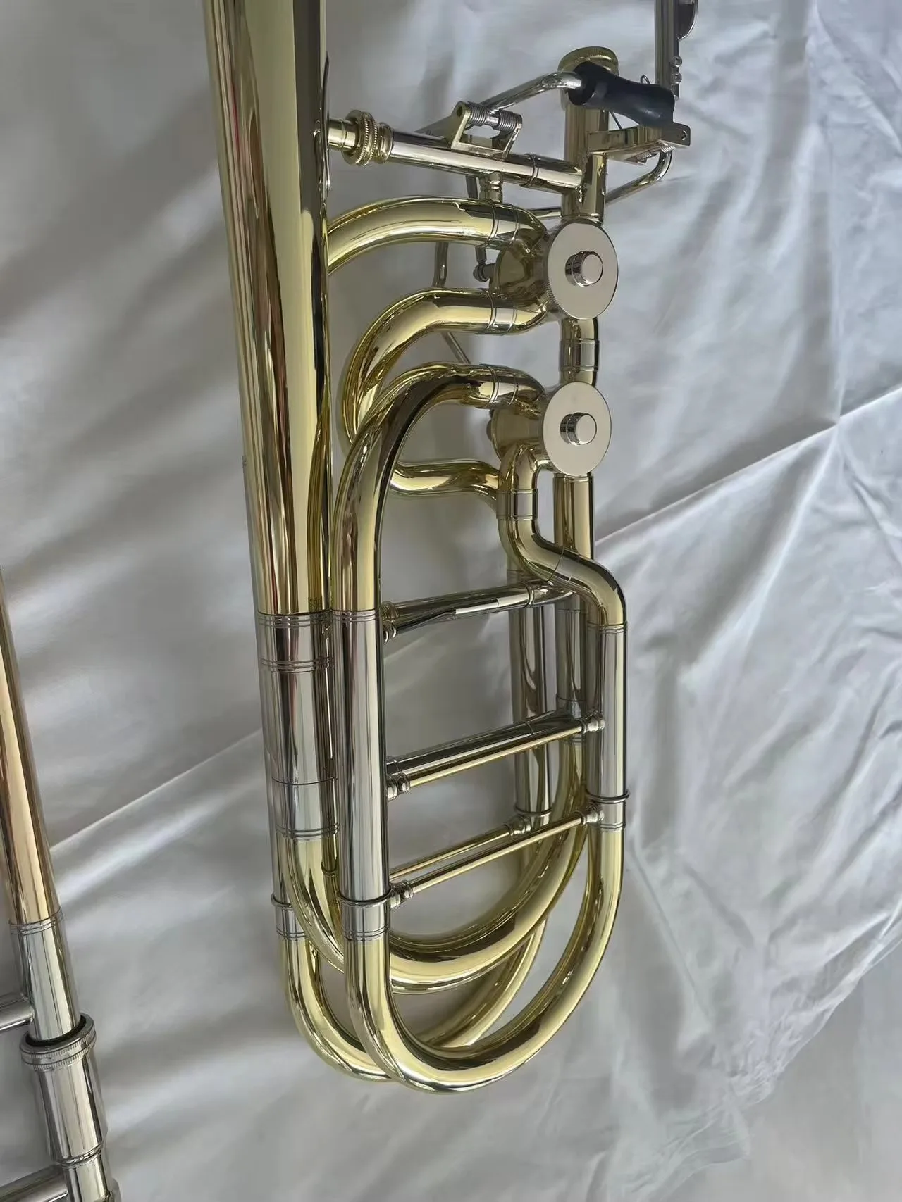 Higher Standard Yellow Brass Bell Two Valves Professional Brass Instrument Bass Trombone