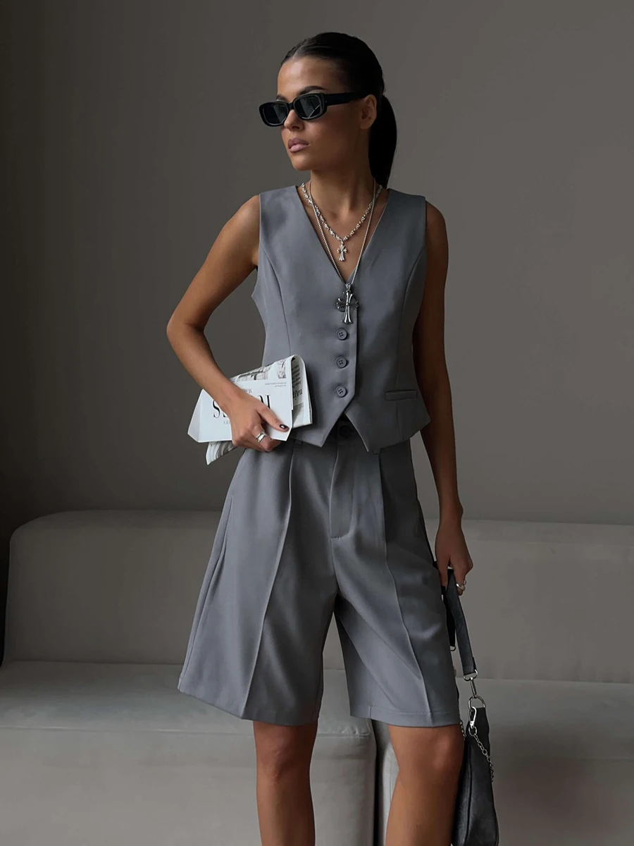 

Solid Classic Shorts 2 Piece Set Women Summer V Neck Single Breasted Sleeveless Vest Simple Casual Fashion Pleated Shorts Sets