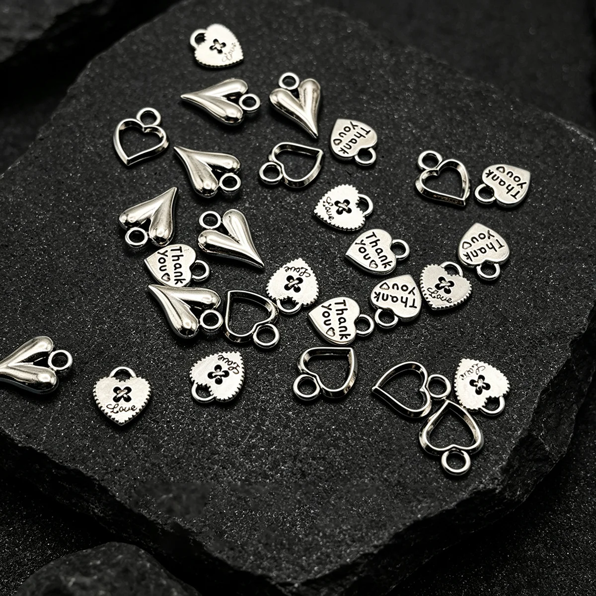 28-Piece Set of DIY Heart-Shaped Accessories, Including Pointed Hearts, Engraved Hearts, Hollow Hearts, and Four-Leaf Clover Hearts, Suitable for DIY Bracelets, Necklaces, Earrings, Pendants, and Handmade Beaded Decoration Accessories
