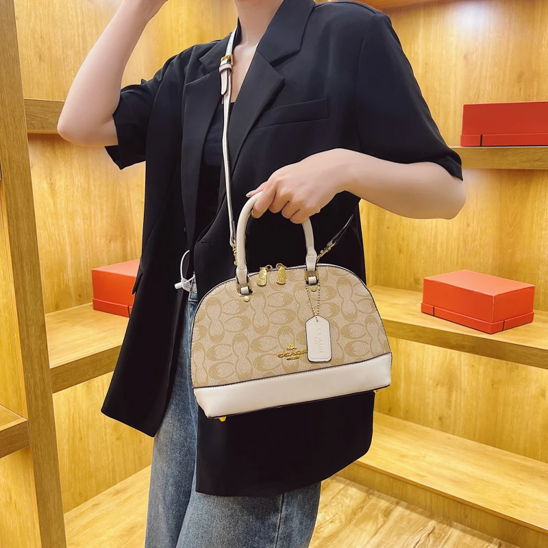 famous-design-women's-zipper-crossbody-bag-classic-and-fashionable-shoulder-bag-with-elegant-parisian-designer-details