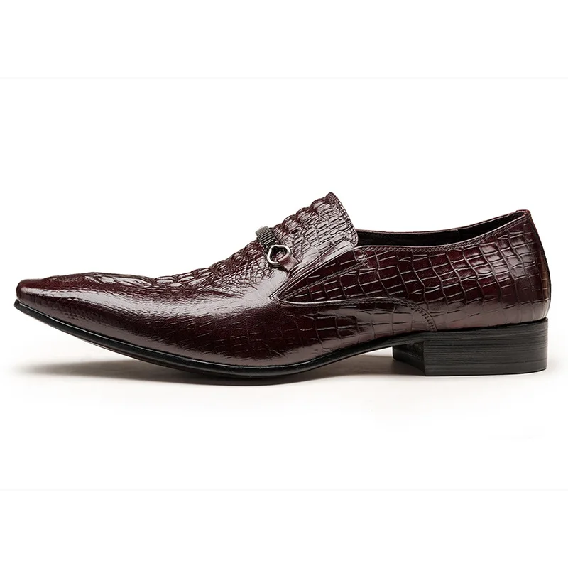 Moda masculina sapatos de couro casual padrão de crocodilo sapatos de vestido de luxo deslizamento-on sapatos de casamento brogues de couro tamanho grande 38-48