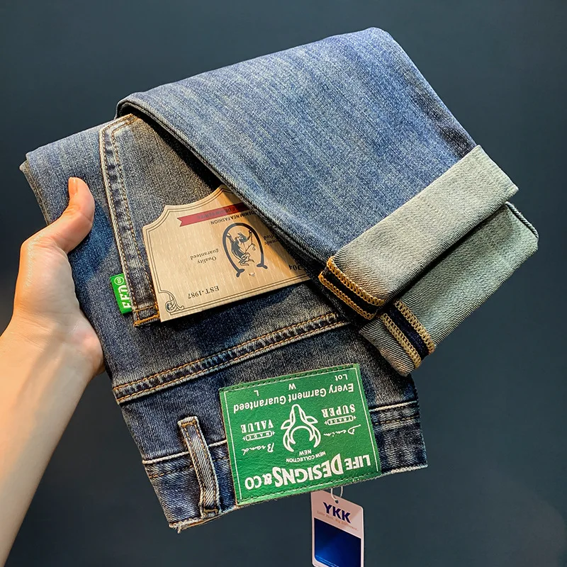 Jeans voor heren 2024, nieuwe herfst herenkleding, nauwsluitende kleine rechte high-end geborduurde vrije tijd, lichte luxe broek