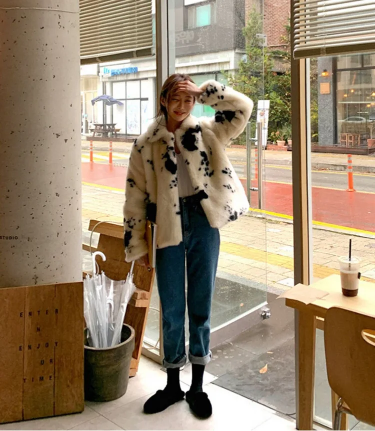 المرأة طباعة فو الفراء معطف دافئ التلبيب سميكة كاملة الأكمام سترة عارضة سترة ملابس خارجية أنيقة الخريف الشتاء الشارع الشهير