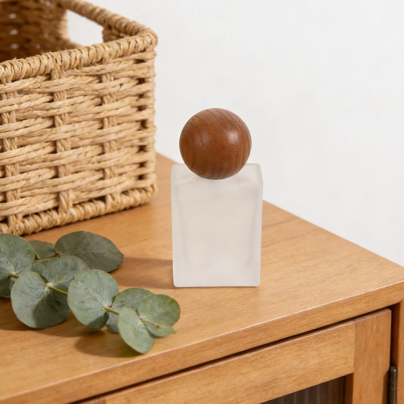 4Pcs 30Ml Refillable Travel Perfume Bottle Glass Spray Container Frosted Surface Walnut Wood Cap Portable Leakproof Mini