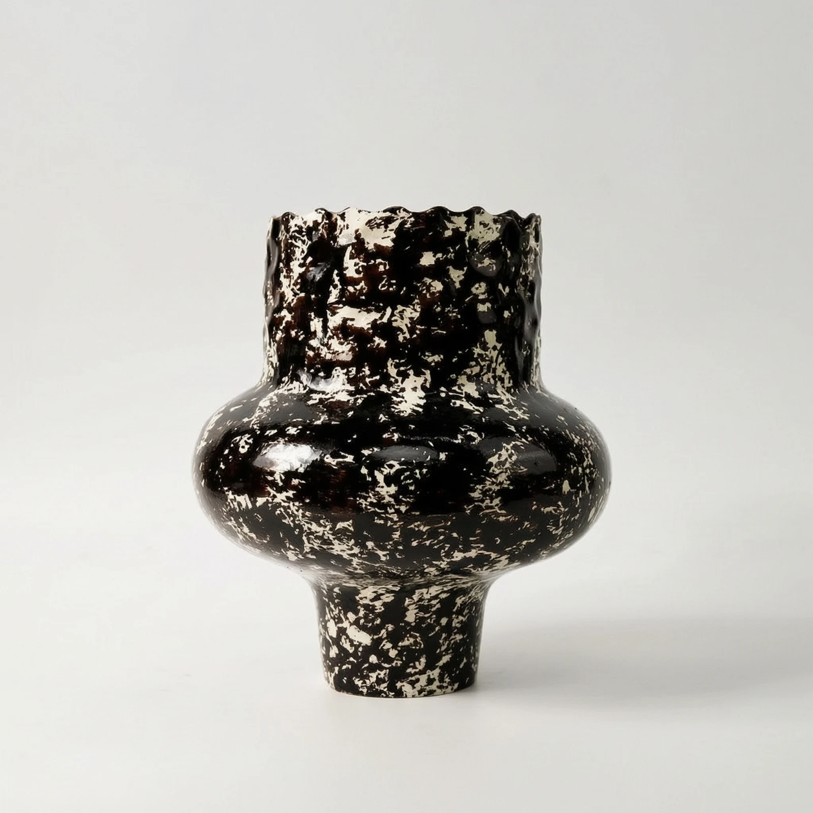Flower Vase Speckled Vase with Wavy Rim Vessel Hand-Drawn Tabletop for Homeowners, Living Room, Entryway